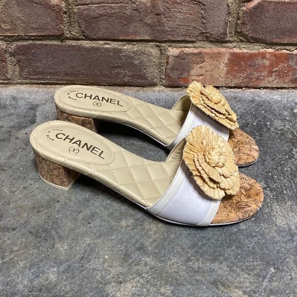 Chanel Bone CC Cork Straw Flower Sandals Mules - Picture 3 of 10